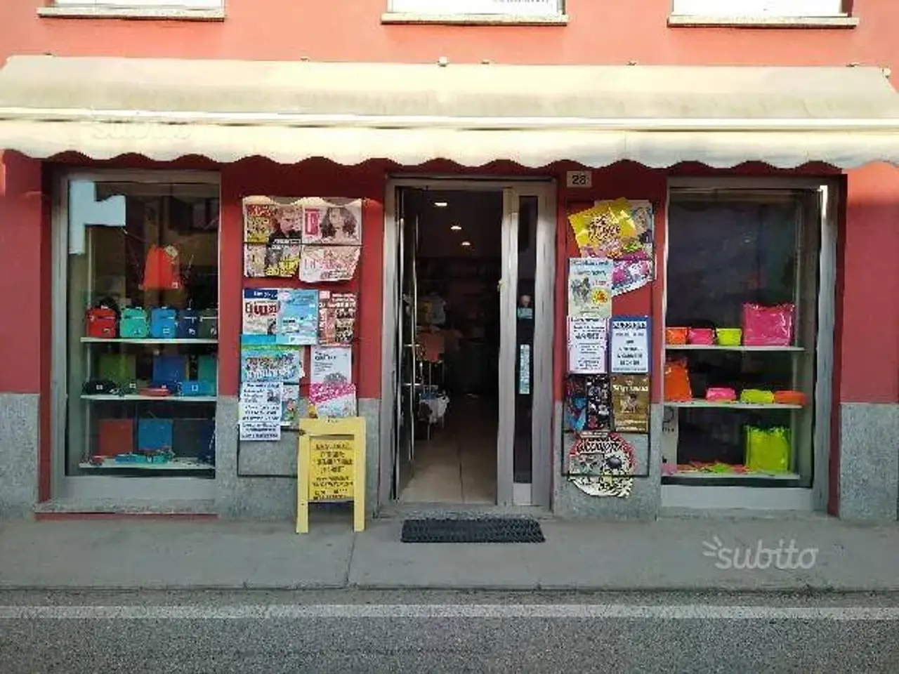 Locale commerciale in Via Vittorio Emanuele 28, Buttigliera d'Asti, Buttigliera D'Asti, {3} - Foto 1