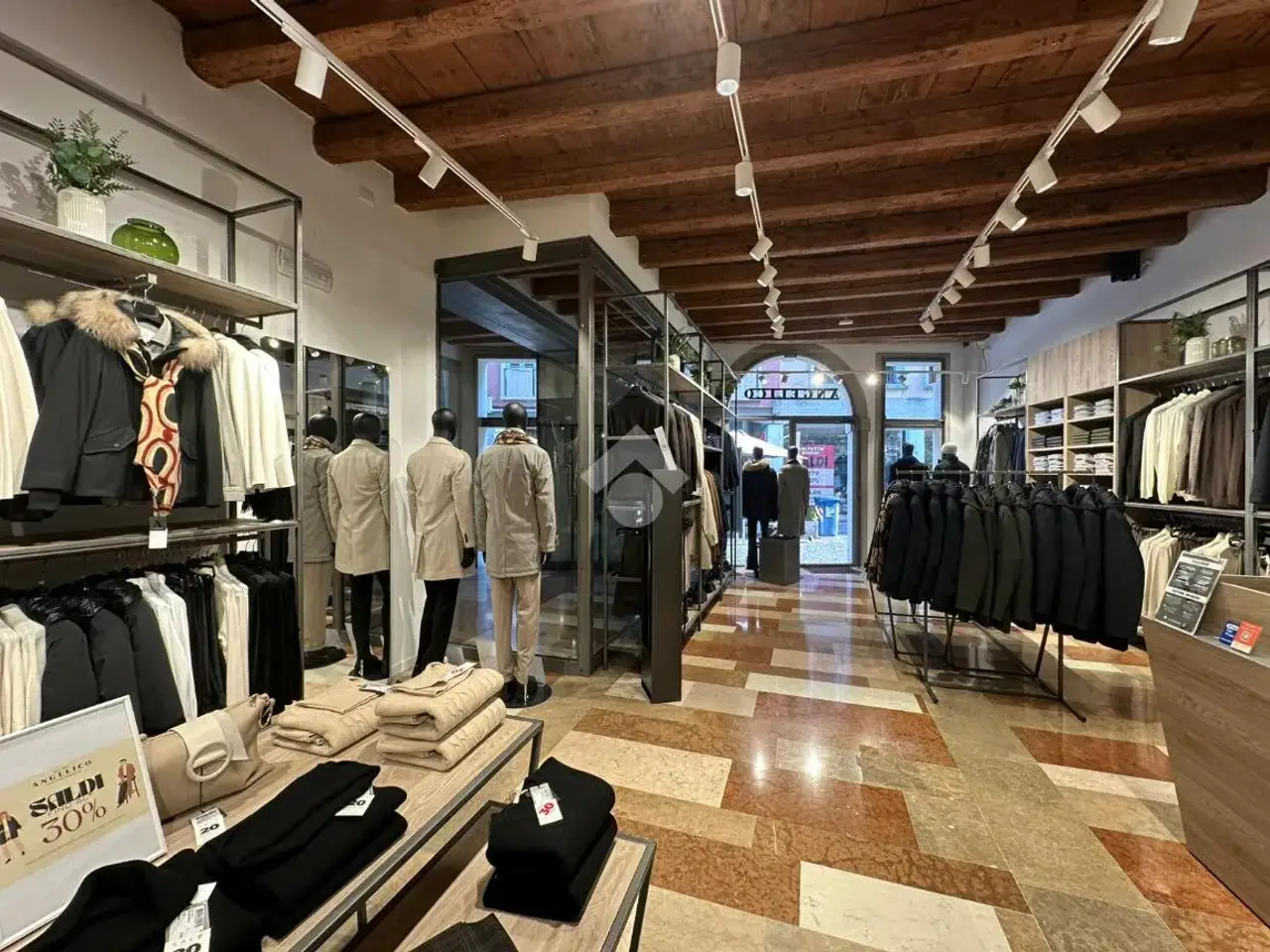 Negozio in Via Roma 89, Bassano Del Grappa, {3} - Foto 1