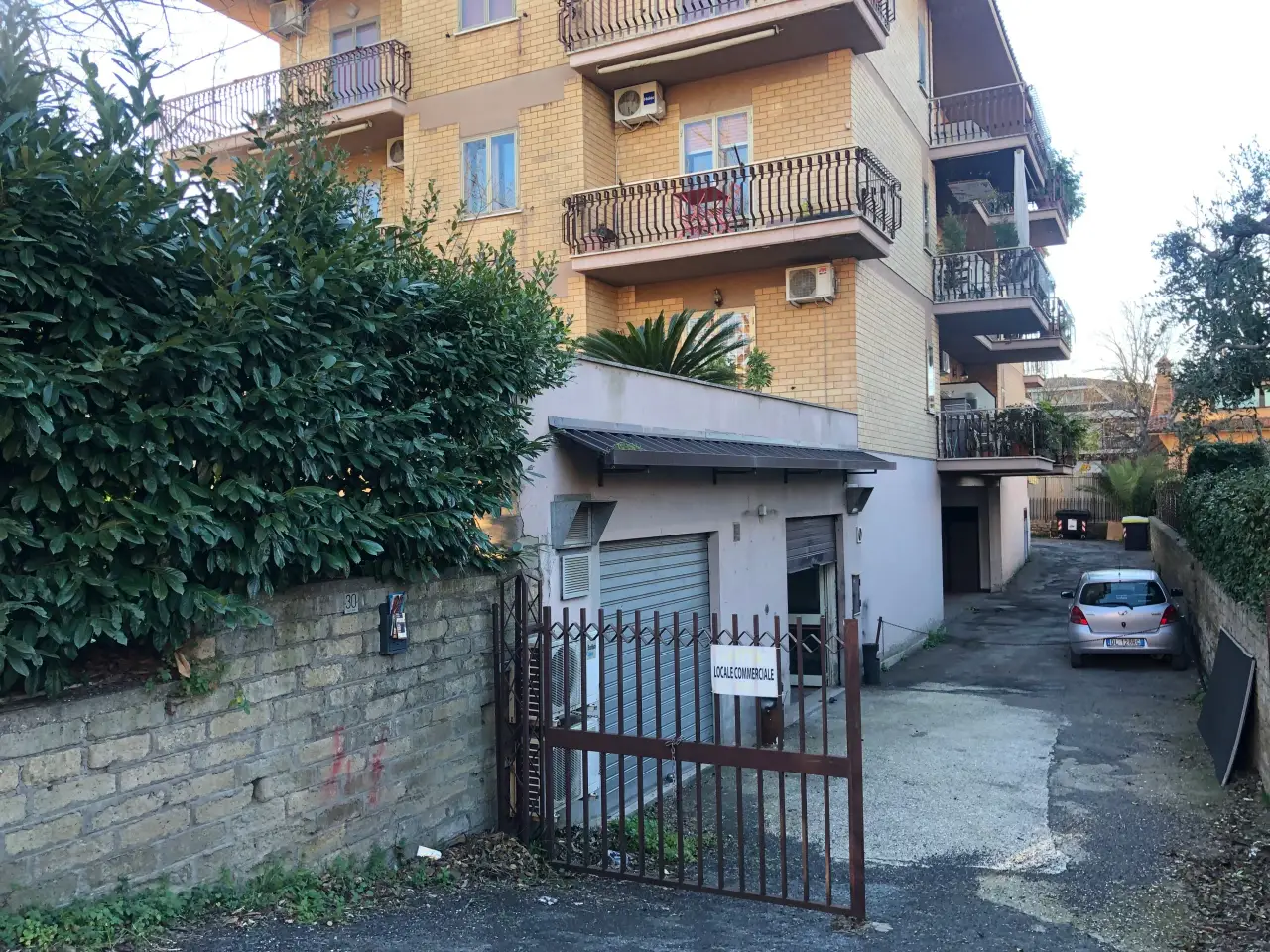 Abbigliamento in Via Pietro Nenni 74a, Monterotondo, {3} - Foto 2