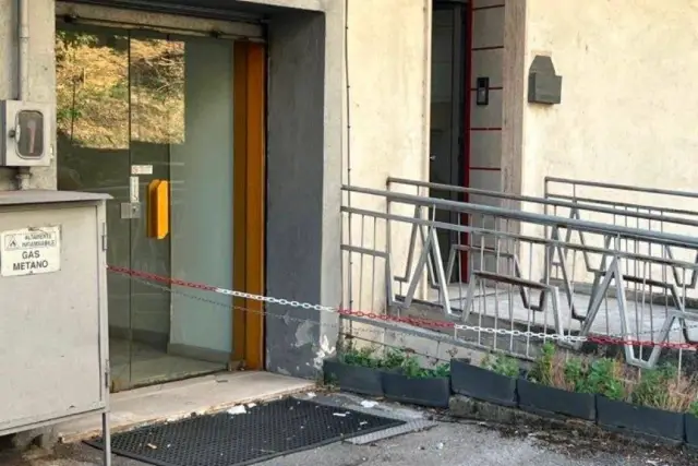 Geschäft in Viale Guglielmo Marconi 277, Potenza - Foto 1