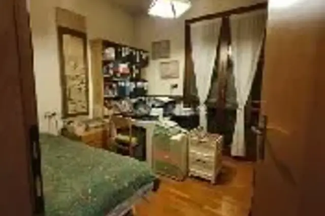 Room in {3}, - Photo 1