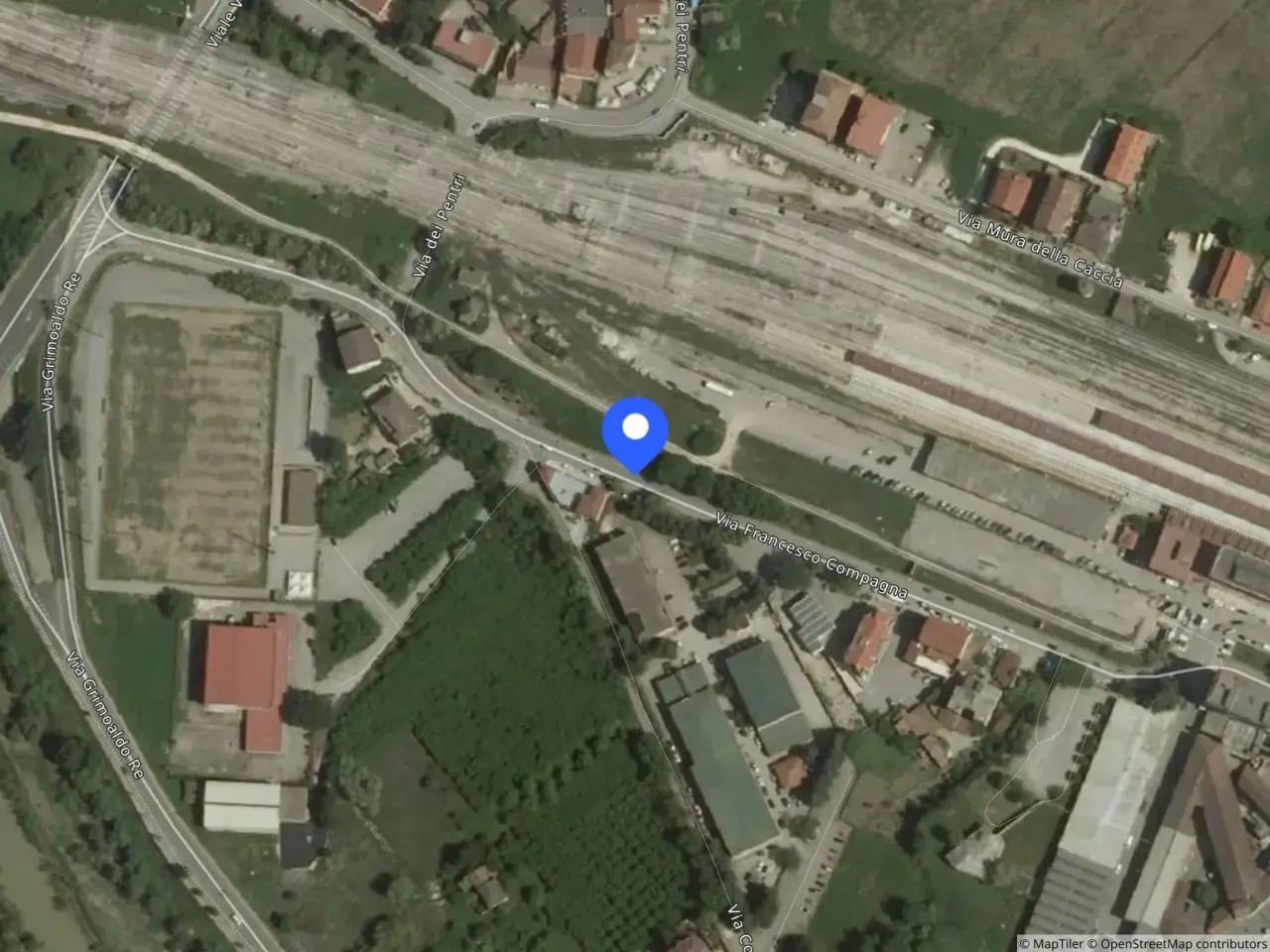Fabbricato misto in Via Francesco Compagna C/O Rione Ferrovia, Benevento, {3} - Foto 1