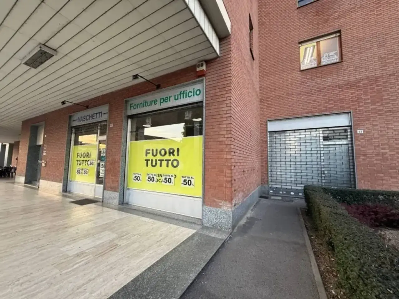 Negozio in Viale Giuseppe Garibaldi, Carmagnola, Carmagnola, {3} - Foto 1