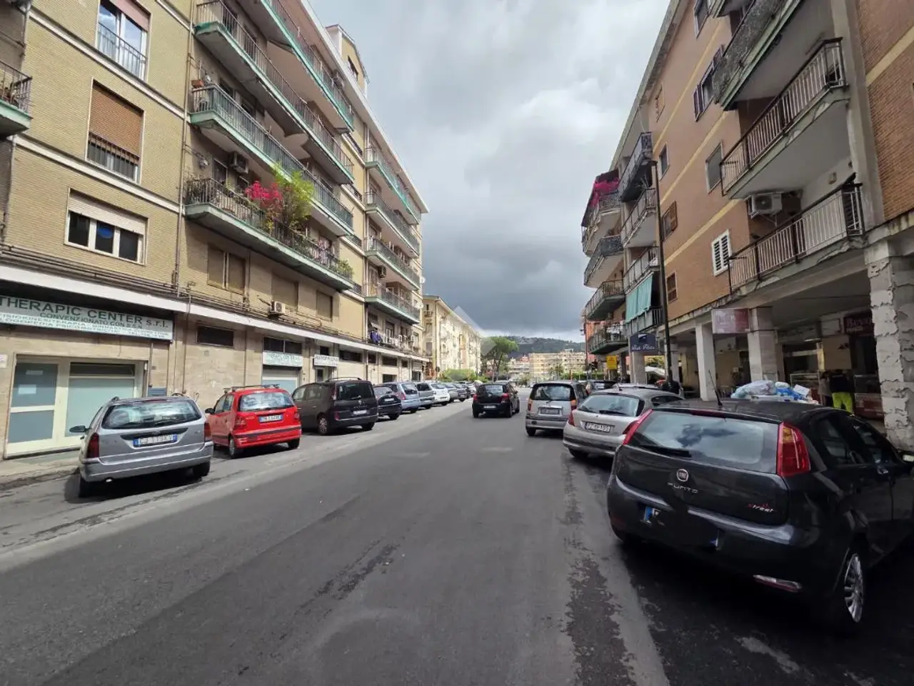 Negozio in Via Antonino Pio 86, Napoli, {3} - Foto 1