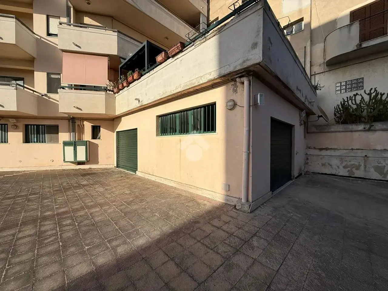 Negozio in Via Cardinale Portanova 160, Reggio di Calabria, {3} - Foto 2