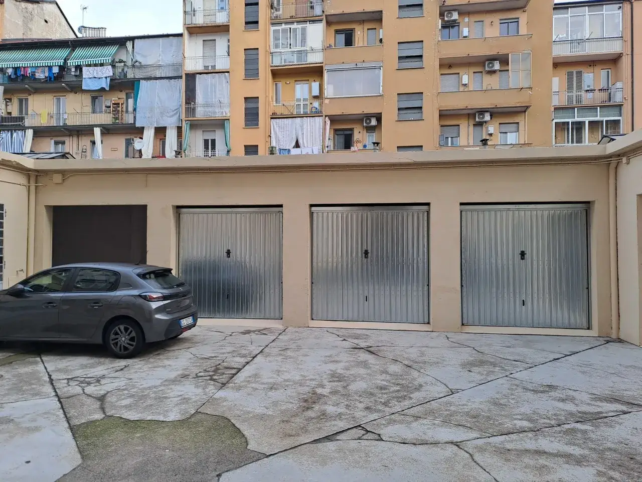 Parcheggio chiuso in Via Bianchi 34, Torino, {3} - Foto 2