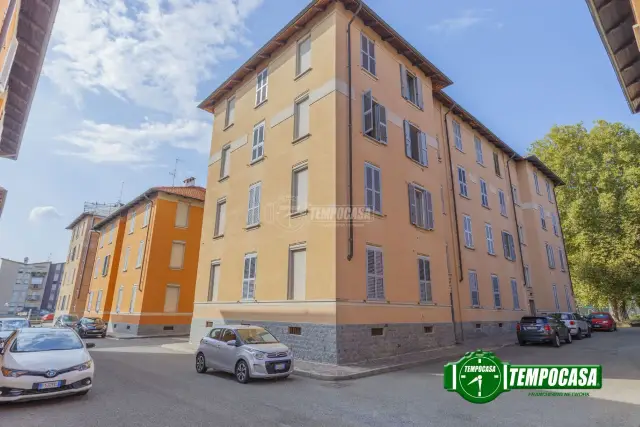 3-room flat in Viale Sicilia, Pavia - Photo 1