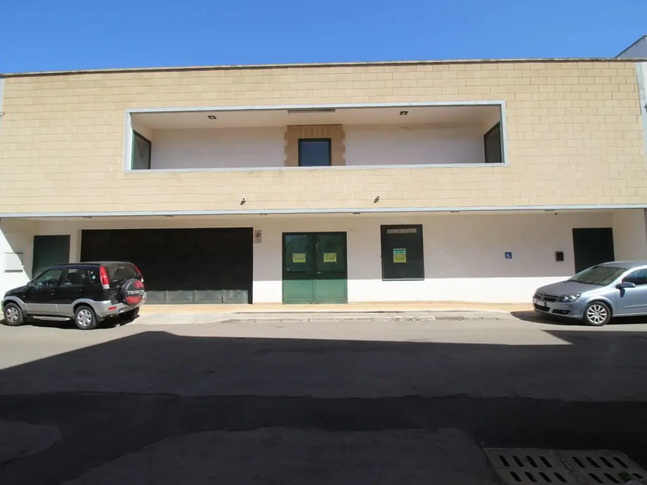 Locale commerciale in Via Luigi Cadorna, 97, Galatone, Italia, Galatone, {3} - Foto 1