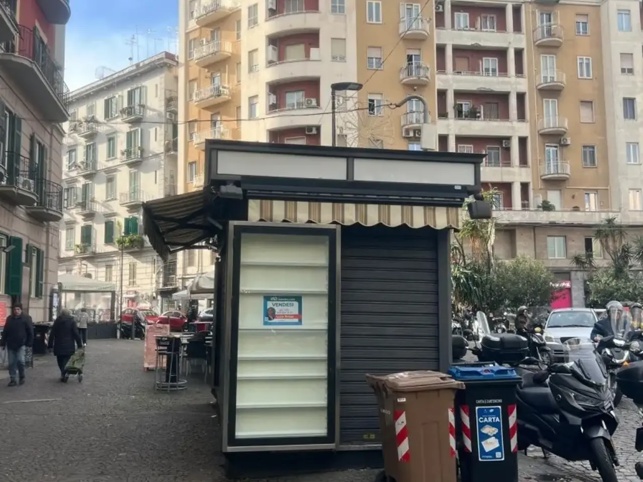 Negozio in Via Gian Lorenzo Bernini,, Napoli, {3} - Foto 2