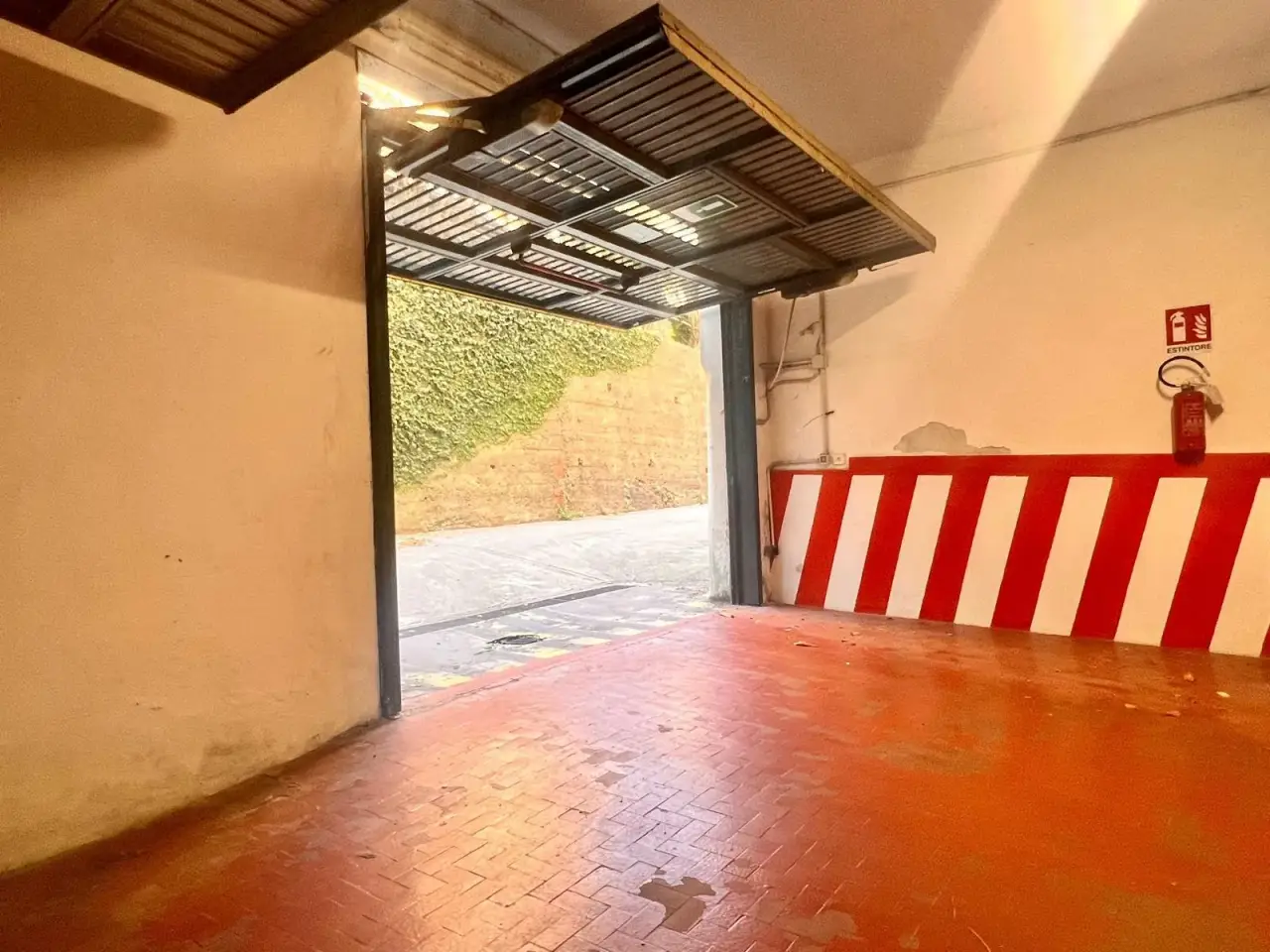 Parcheggio chiuso in Via Quarnaro, Genova, {3} - Foto 1