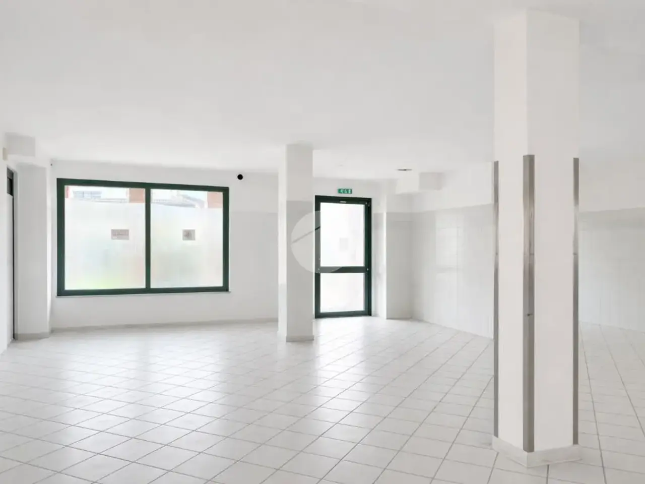 Negozio in Via Cavalieri di Vittorio, Stezzano, {3} - Foto 1