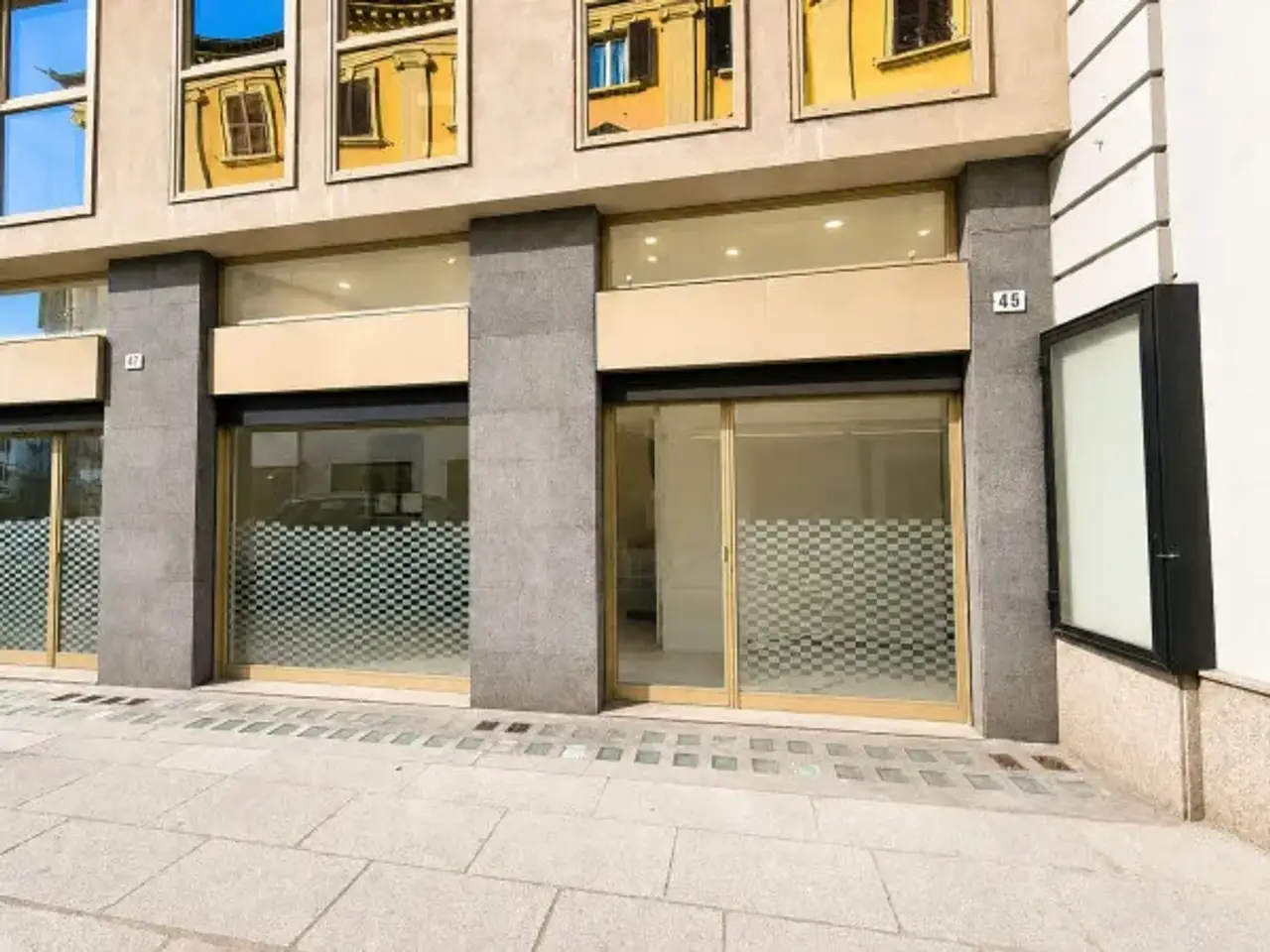Negozio in Via Giovanni Migliara 45, Alessandria, {3} - Foto 1