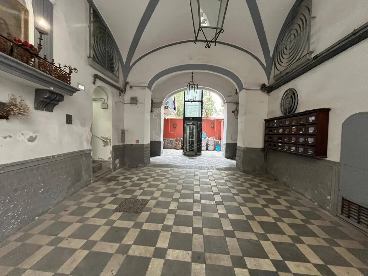 Magazzino in Via Antignano 11, Napoli, {3} - Foto 2