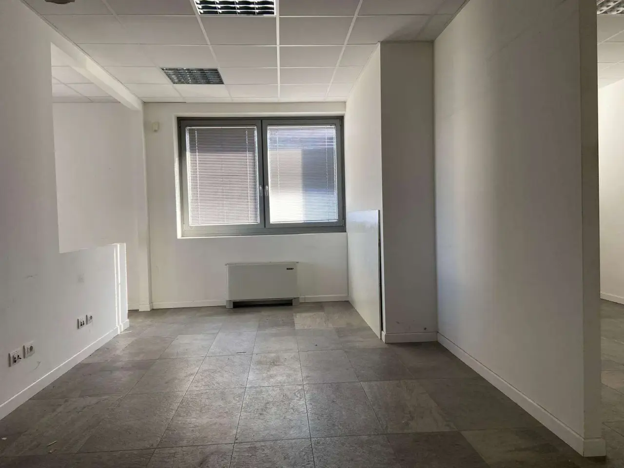 Ufficio in Via Fratelli Bandiera 1, Reggio nell'Emilia, {3} - Foto 1