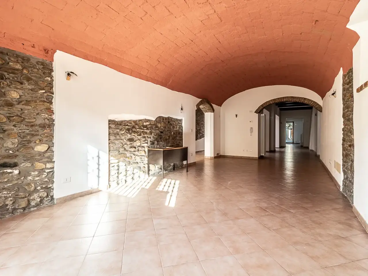 Negozio in Via Roma 80, Borgo Tossignano, {3} - Foto 2