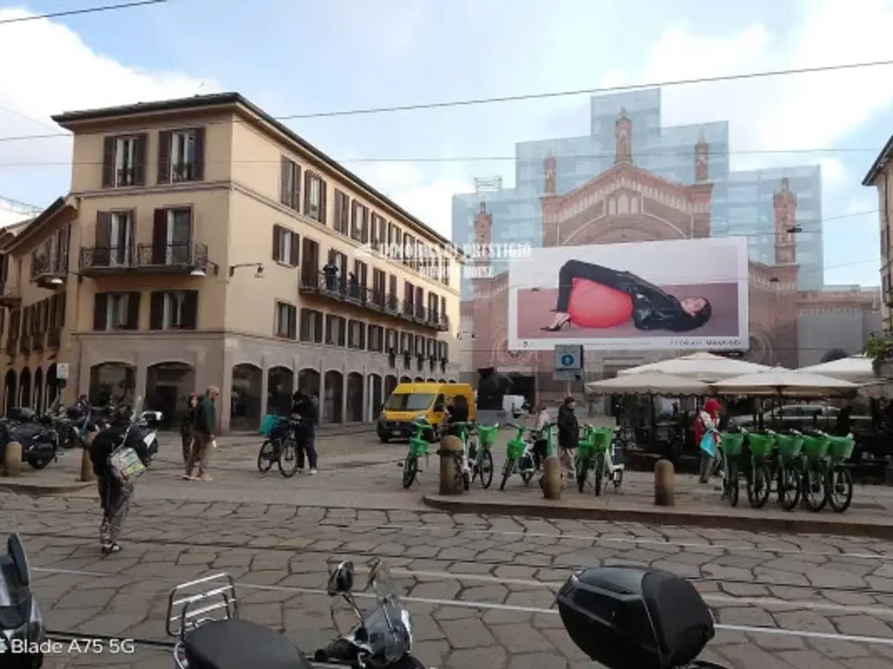 Negozio in Piazza del Carmine, Milano, {3} - Foto 2
