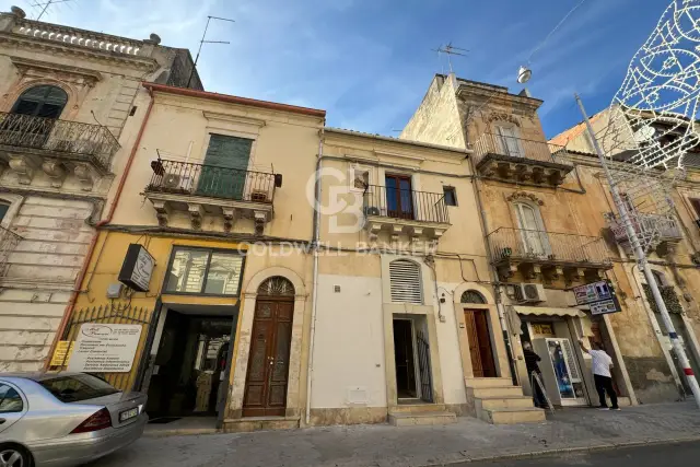 Casa indipendente in Via Roma 87/89, Ragusa - Foto 1