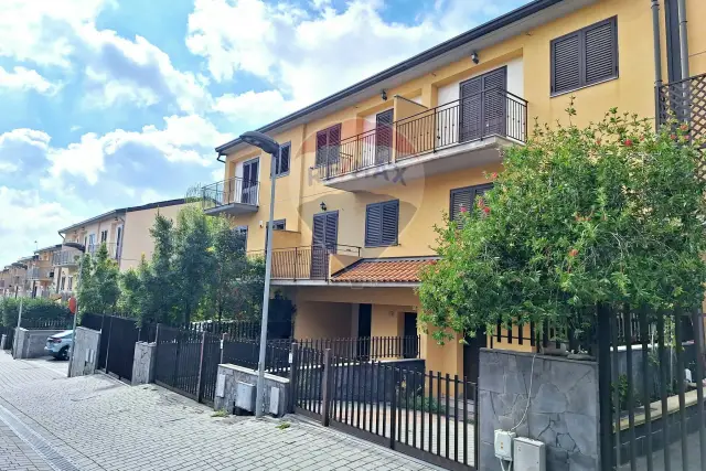 Villa a schiera in Via Santa Maria delle Fosse 9, Mascalucia - Foto 1