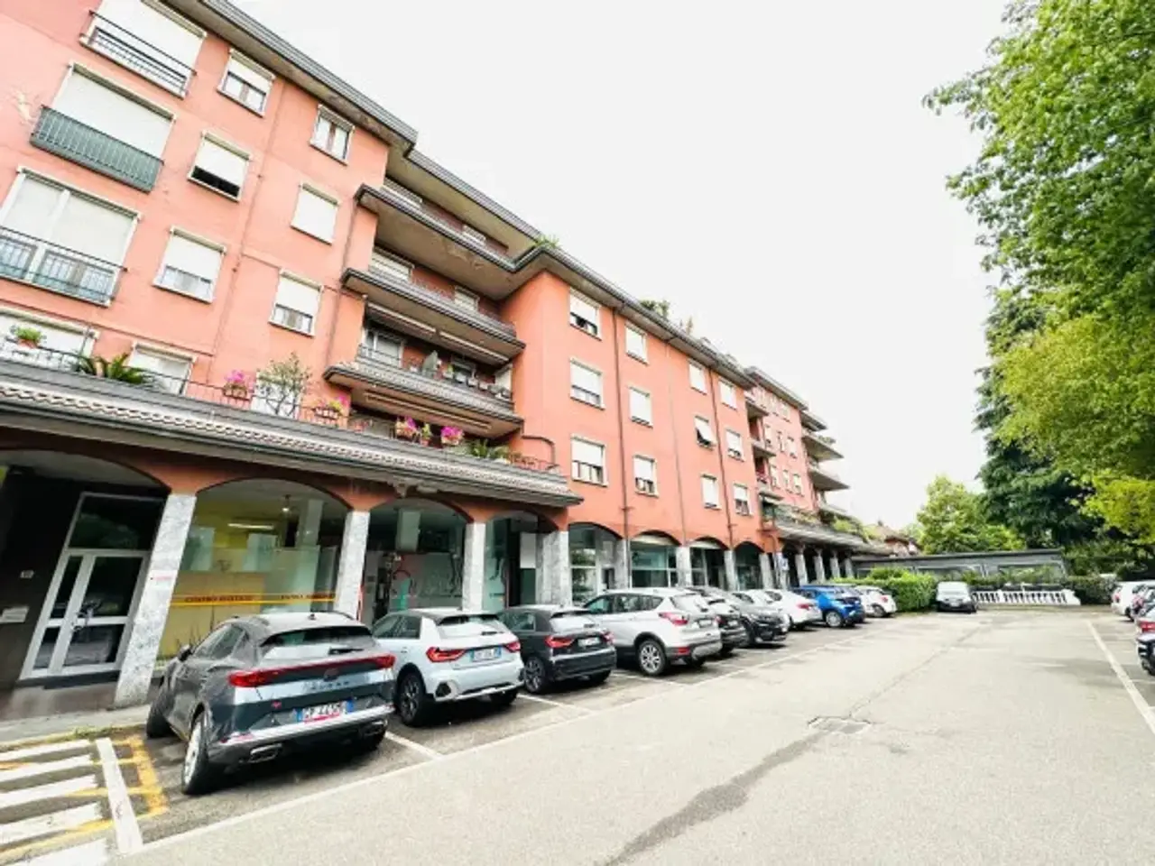 Negozio in Via Resegone 88, Legnano, {3} - Foto 1