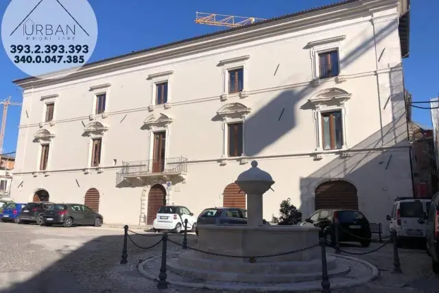 Negozio in Piazza Fonte Secco, L'Aquila - Foto 1