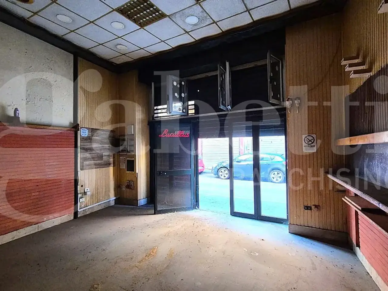 Negozio in Corso Vittorio Emanuele III 252, Torre Annunziata, {3} - Foto 2