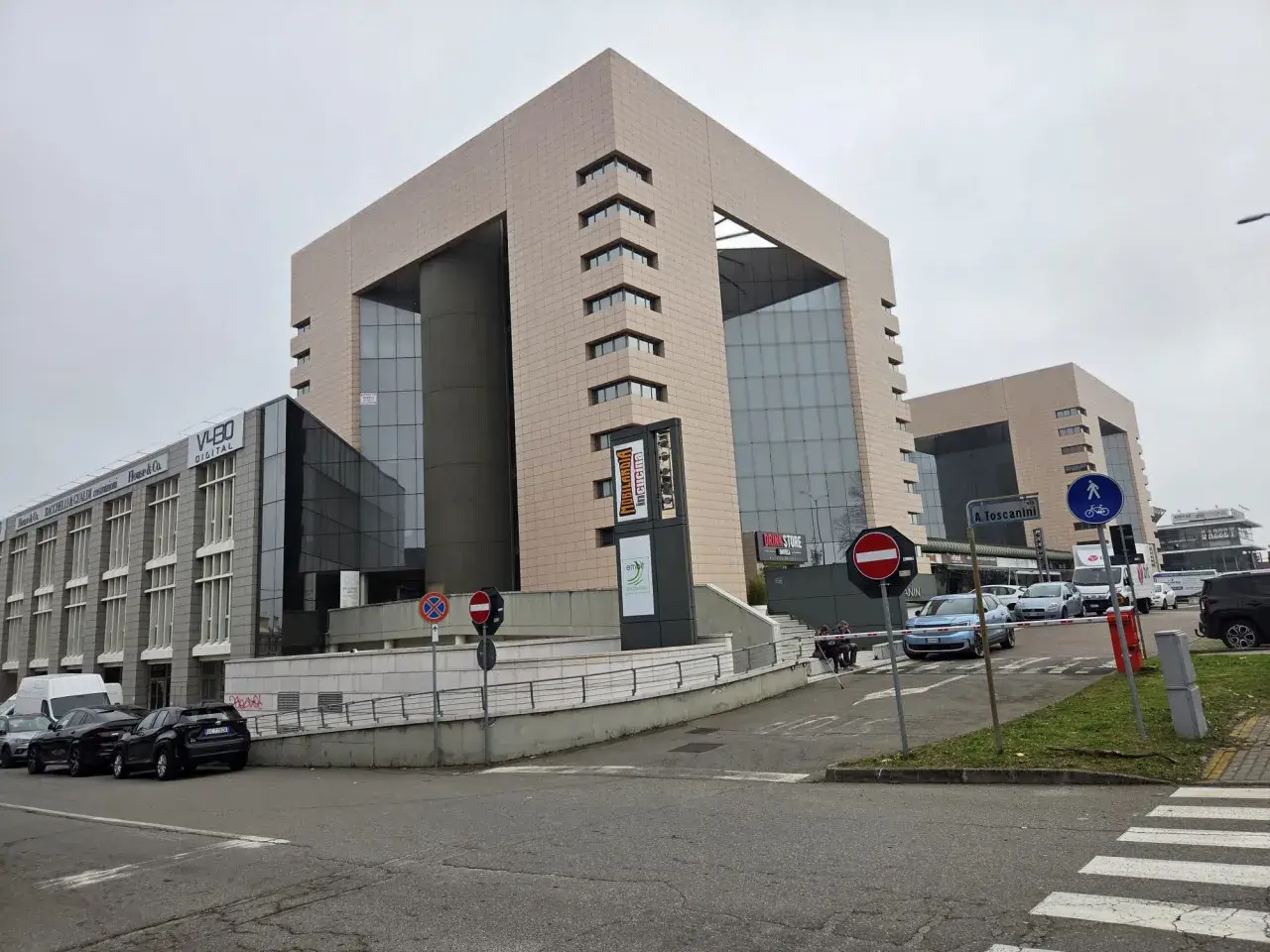 Laboratorio in Via Emilia Est 911, Modena, {3} - Foto 2
