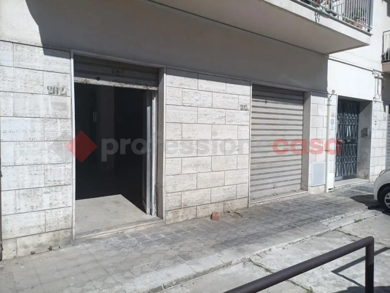 Magazzino in Sbarre Inferiori 202c , Reggio Calabria, {3} - Foto 1