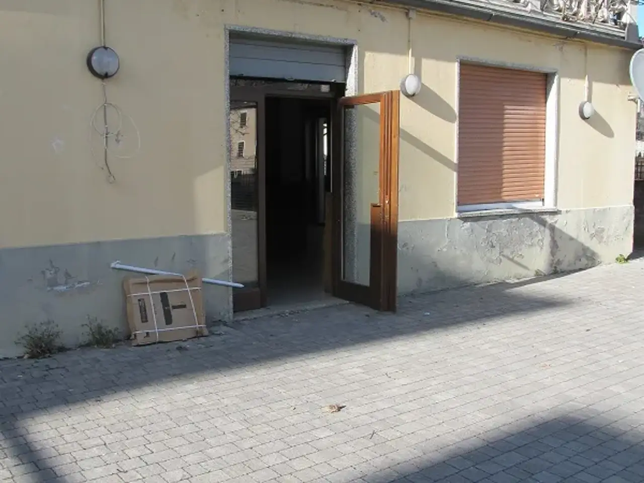 Locale commerciale in , Teglio, {3} - Foto 2