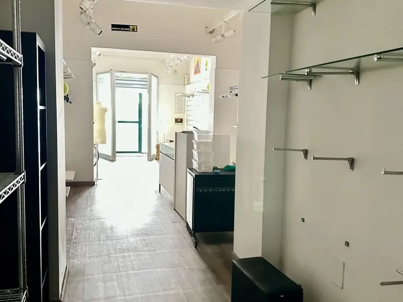 Palazzina commerciale in Via Nitti 81, Taranto, {3} - Foto 2