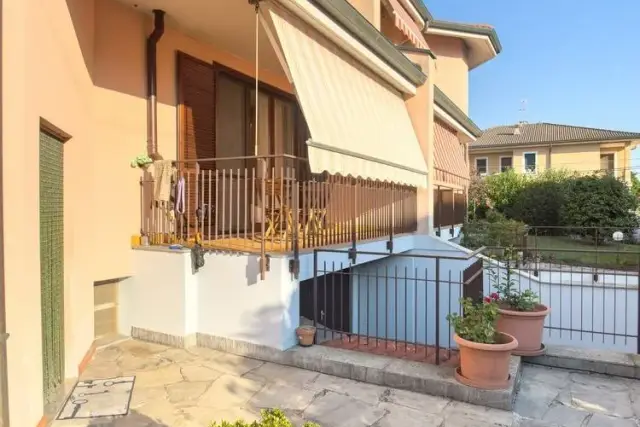 Villa in Via Sempione 13, Trecate - Foto 1