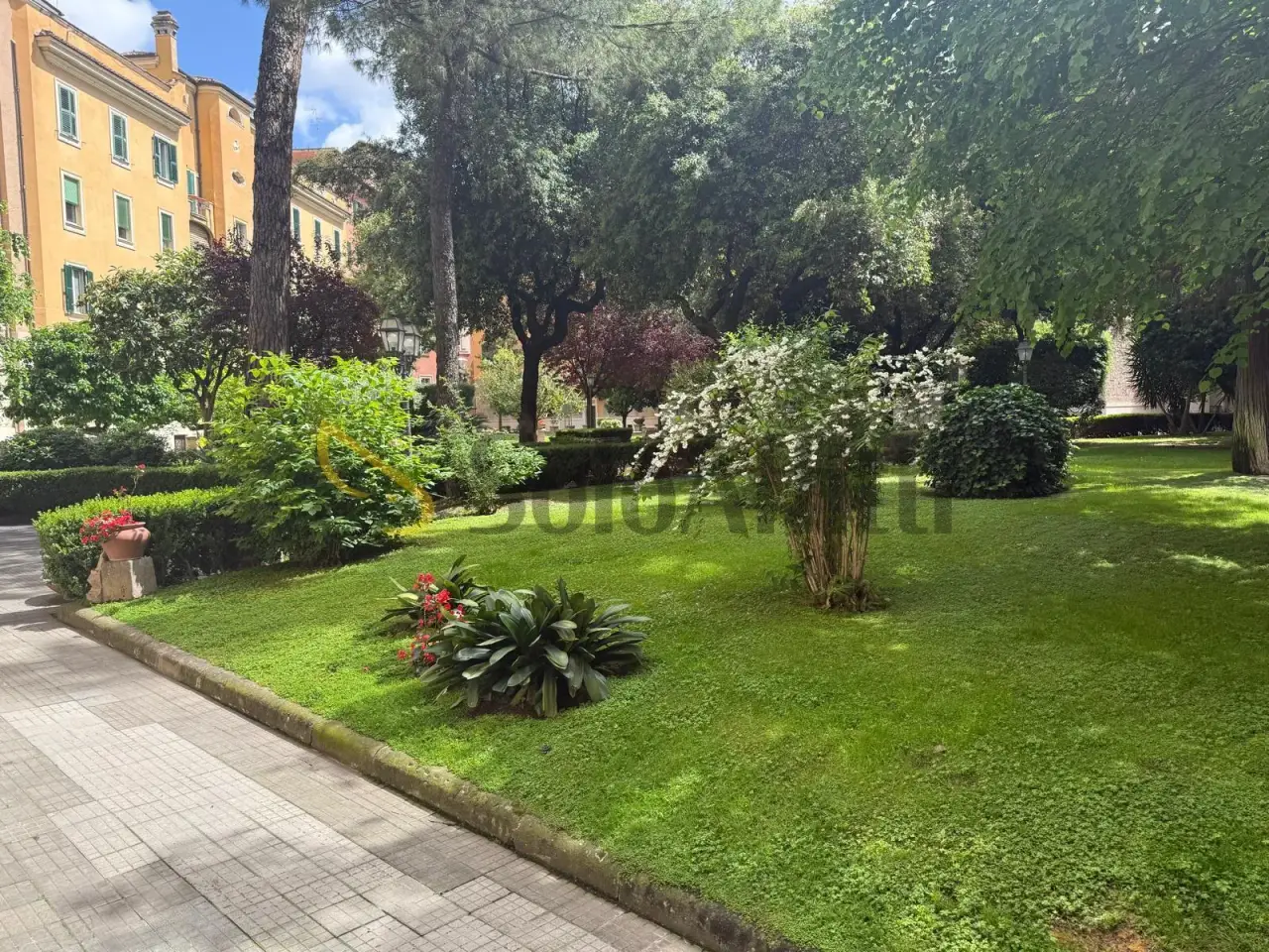 Ufficio in Piazza Tuscolo 5, Roma, {3} - Foto 1