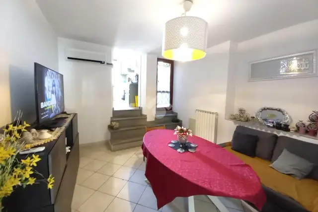 3-room flat in Via dei Manderi 24, Campi Bisenzio - Photo 1