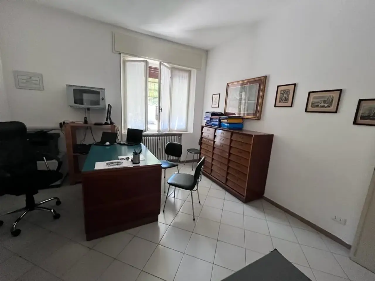 Ufficio in Via Roma, Bagnolo San Vito, {3} - Foto 1