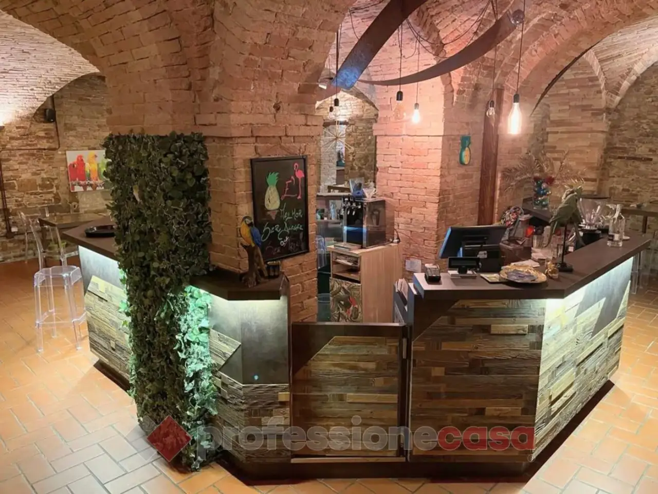 Esercizio commerciale in Via Fiorenzuola , Perugia, {3} - Foto 2