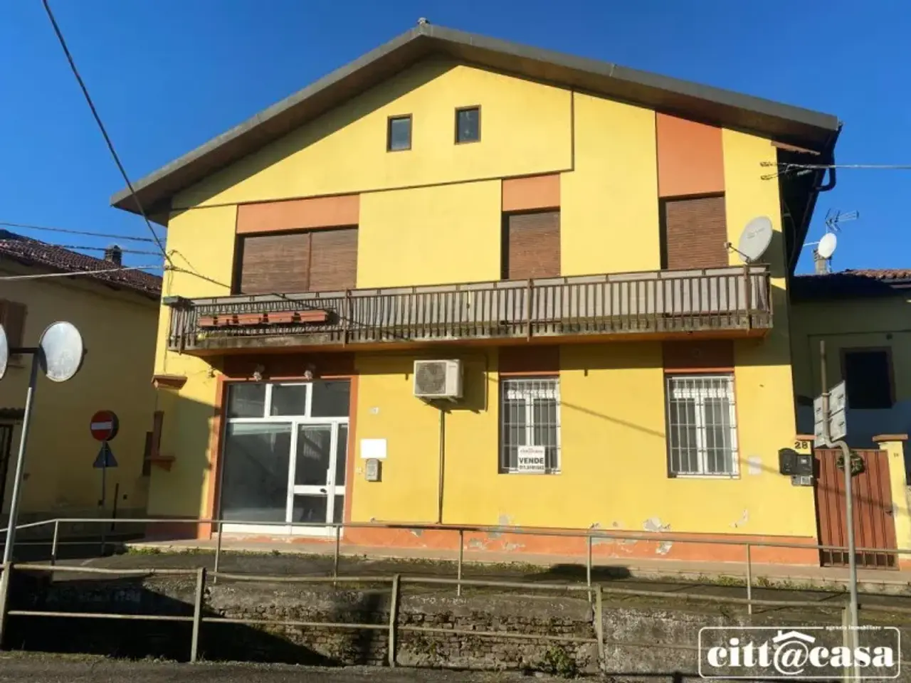 Locale commerciale in , Lauriano, {3} - Foto 1