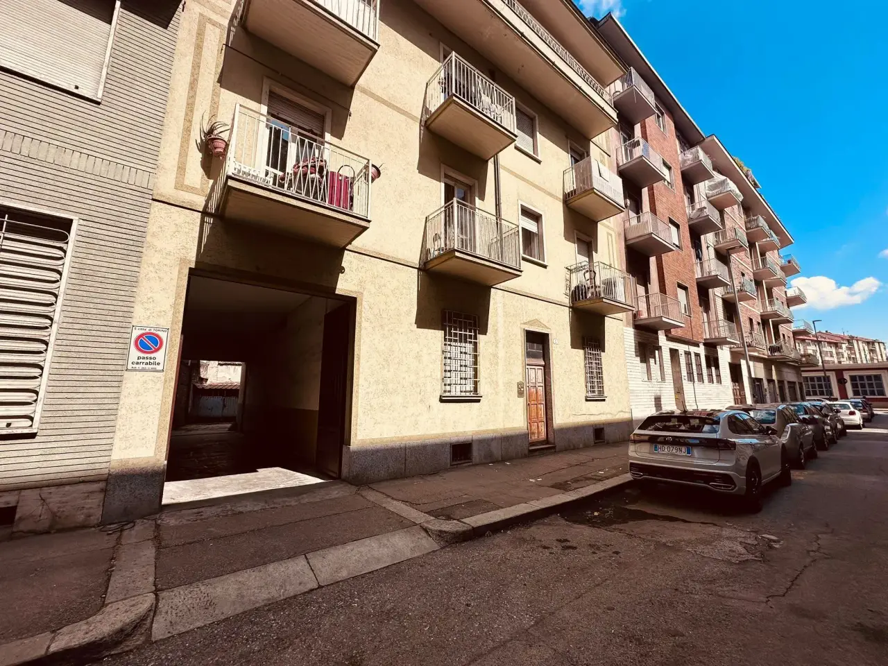 Parcheggio chiuso in Via Beinasco 4, Torino, {3} - Foto 1