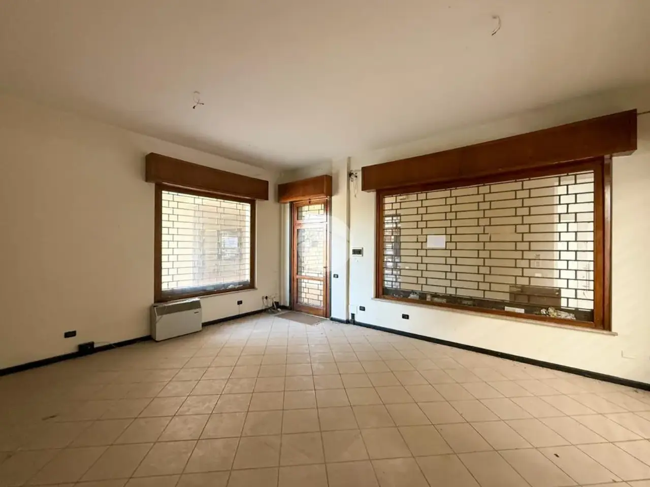 Negozio in Via Mantova 1, Montichiari, {3} - Foto 2