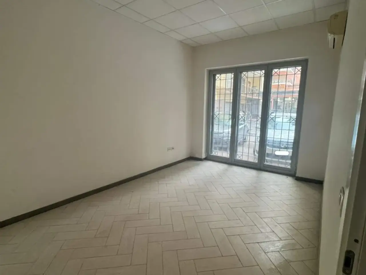 Ufficio in , Aversa, {3} - Foto 1