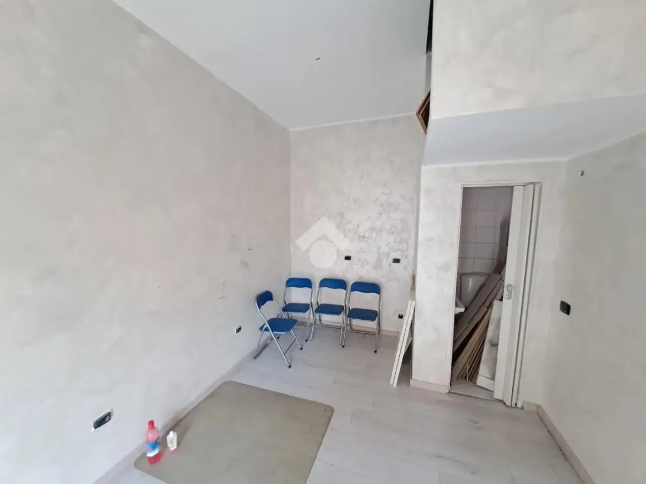 Negozio in Via Tor De' Schiavi 135, Roma, {3} - Foto 1