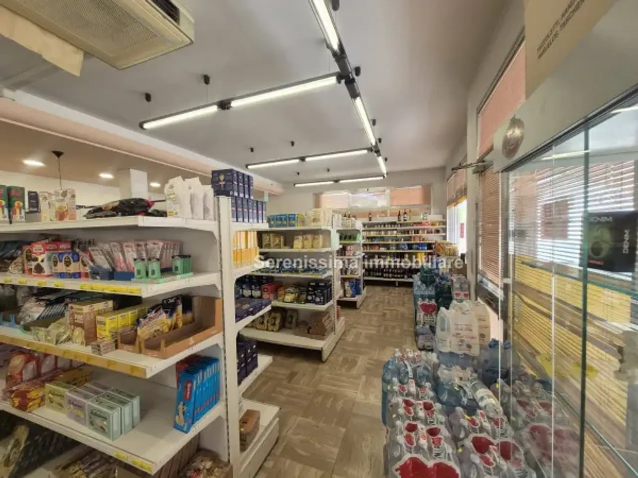 Alimentari in Corso 21 Gennaio 108, Vallefoglia, {3} - Foto 2