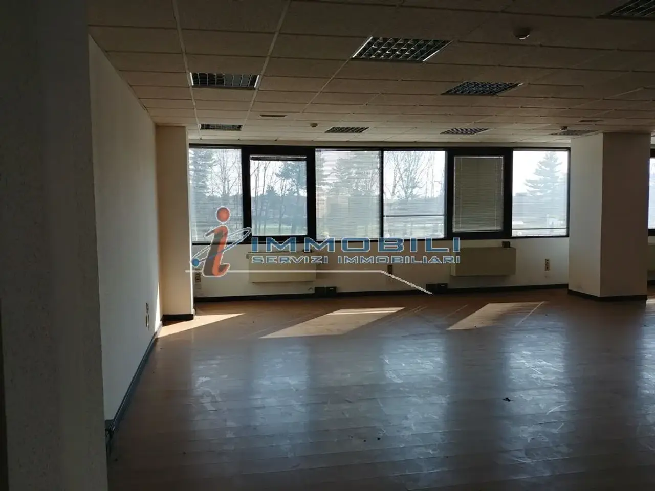 Ufficio in Via Bartolomeo Colleoni, Agrate Brianza, {3} - Foto 1
