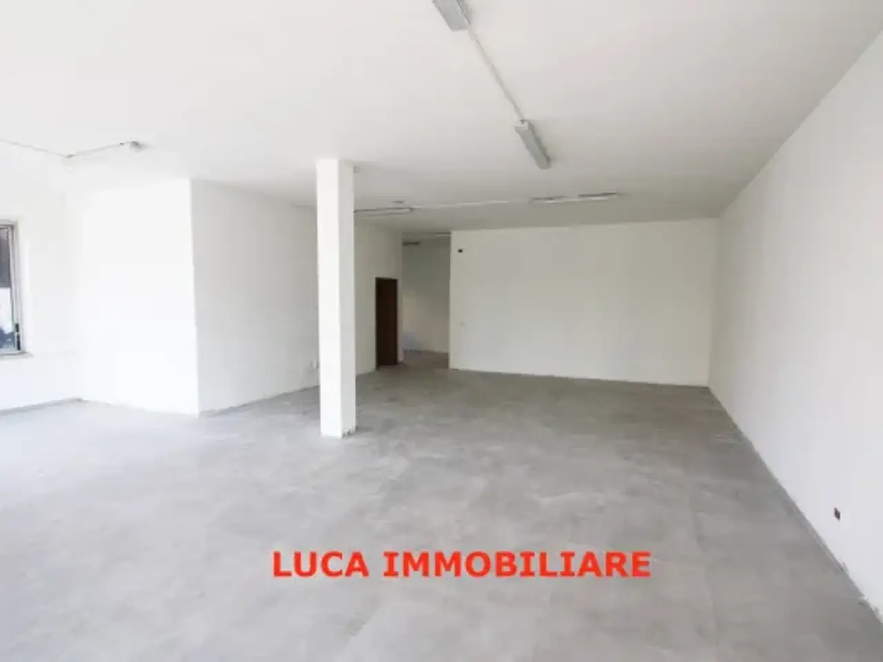 Negozio in Via 1 Maggio 94, Massa E Cozzile, {3} - Foto 1