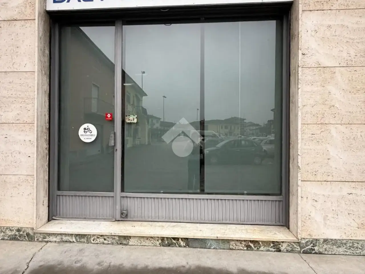 Negozio in Piazza Giuseppe Garibaldi 6, Neive, {3} - Foto 2