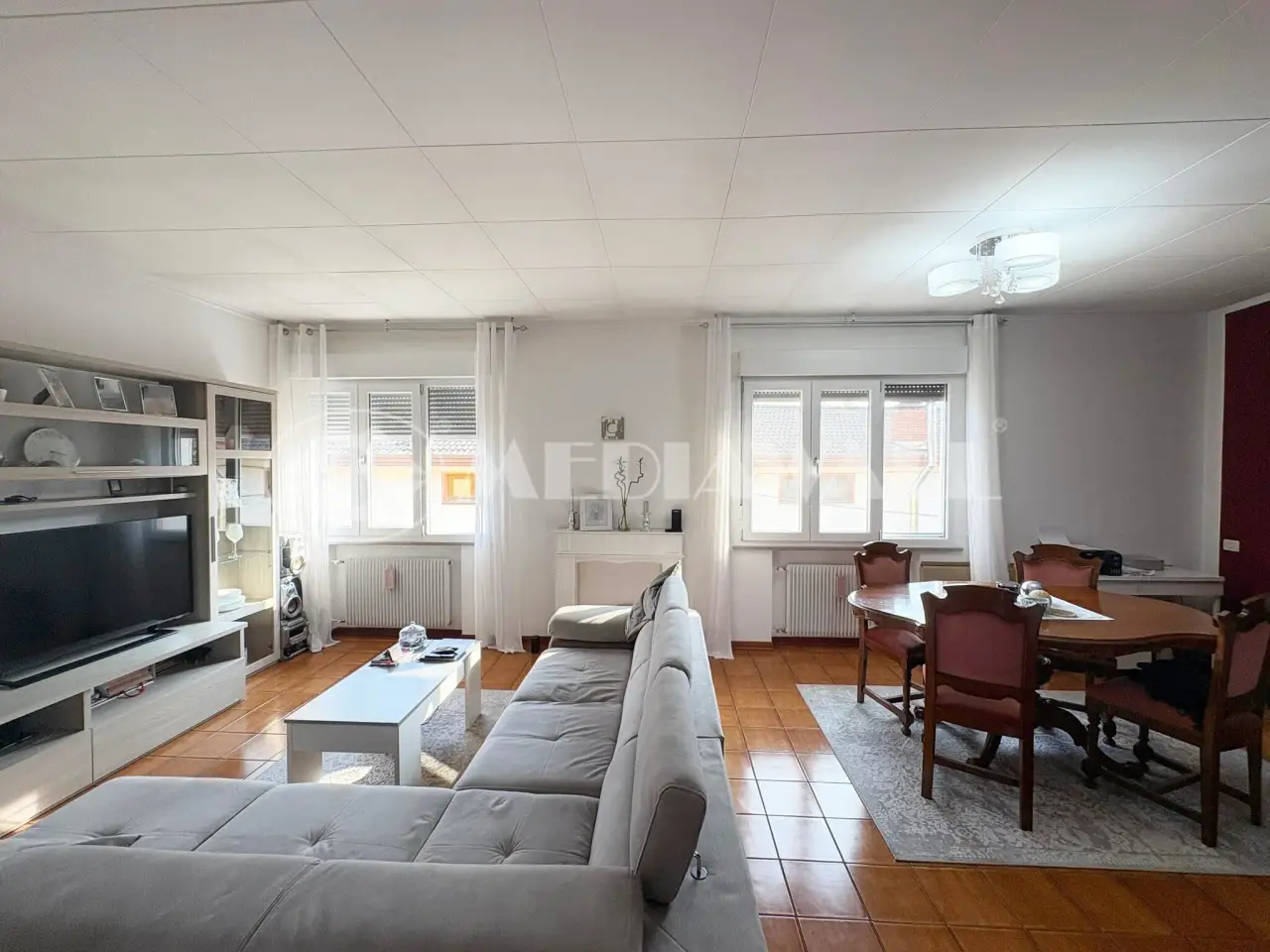 Palazzina commerciale in , Cordenons, {3} - Foto 1