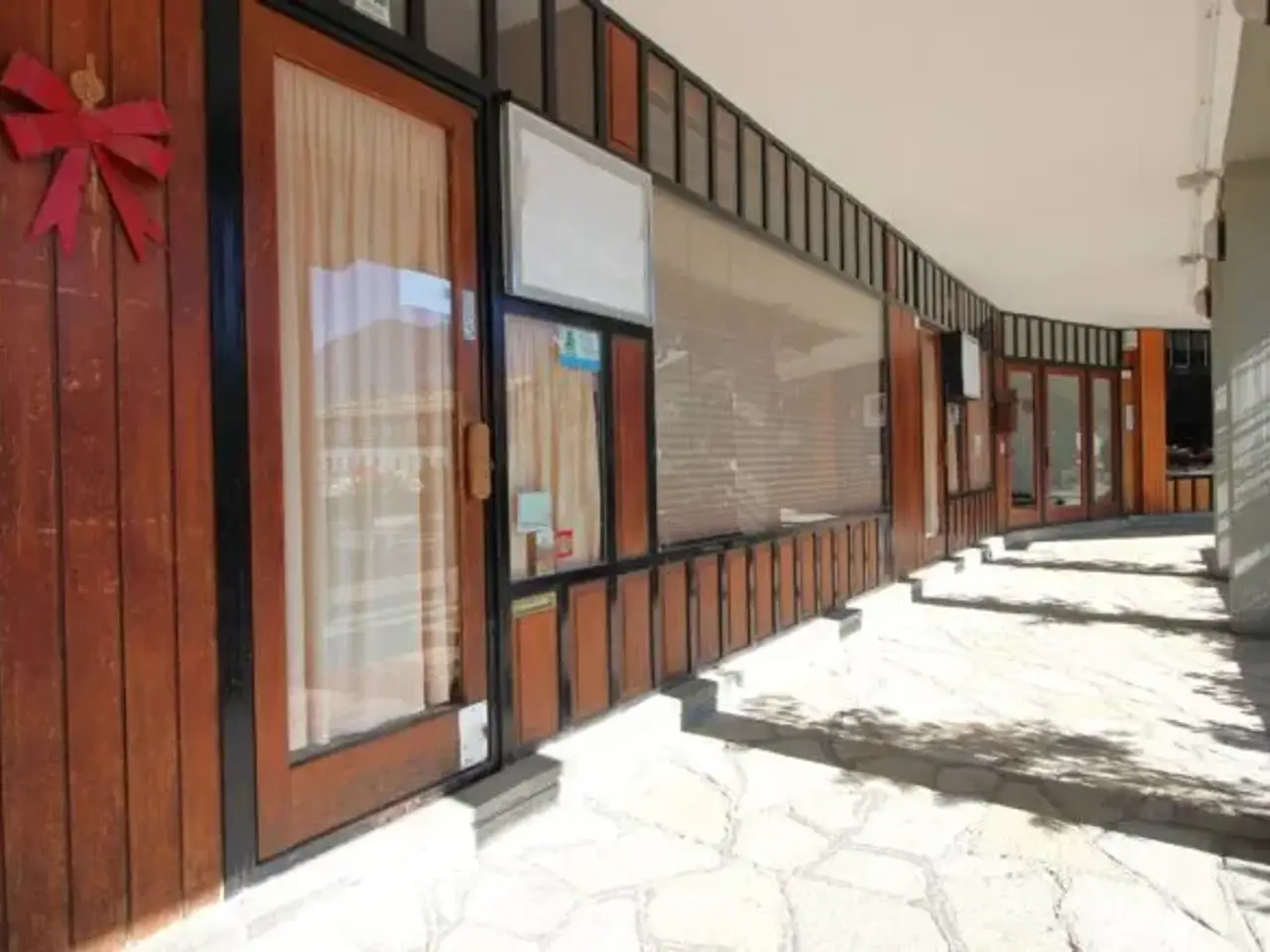 Locale commerciale in Piazza Fraiteve, 10058 Sestriere To, Italia, Sestriere, {3} - Foto 1