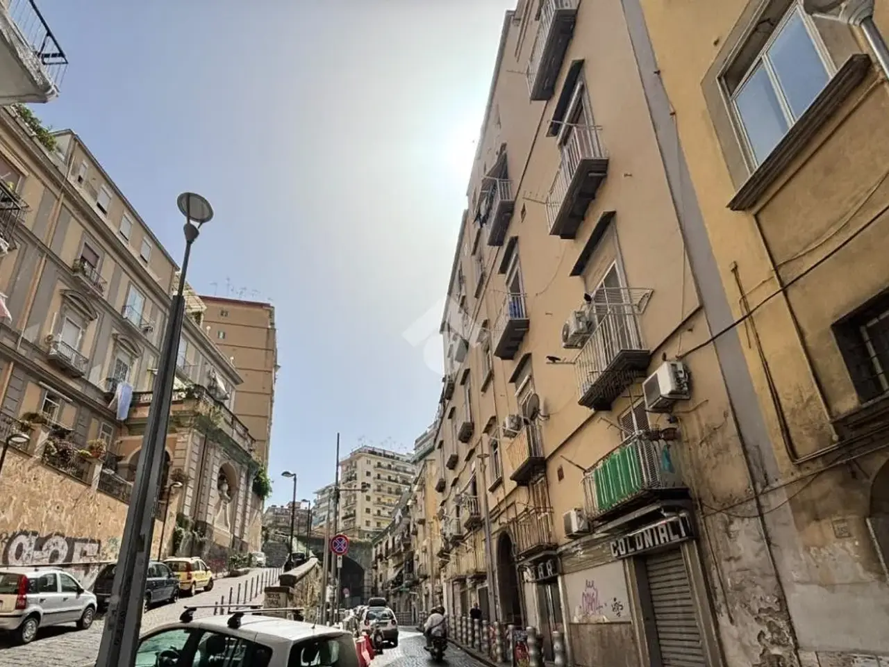 Negozio in Via Salvator Rosa 150, Napoli, {3} - Foto 2