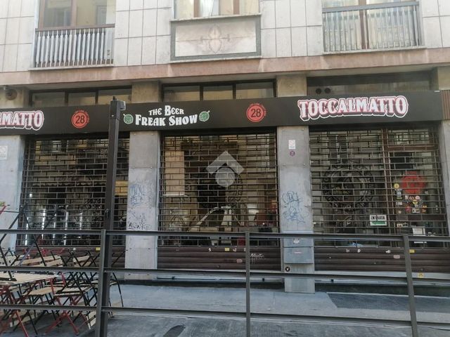 Geschäft in Via Silvio Pellico 1, Torino - Foto 1