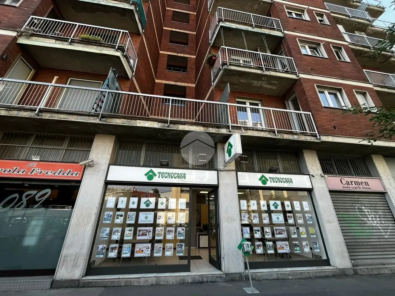 Negozio in Via Lorenzo Valla 25, Milano, {3} - Foto 1