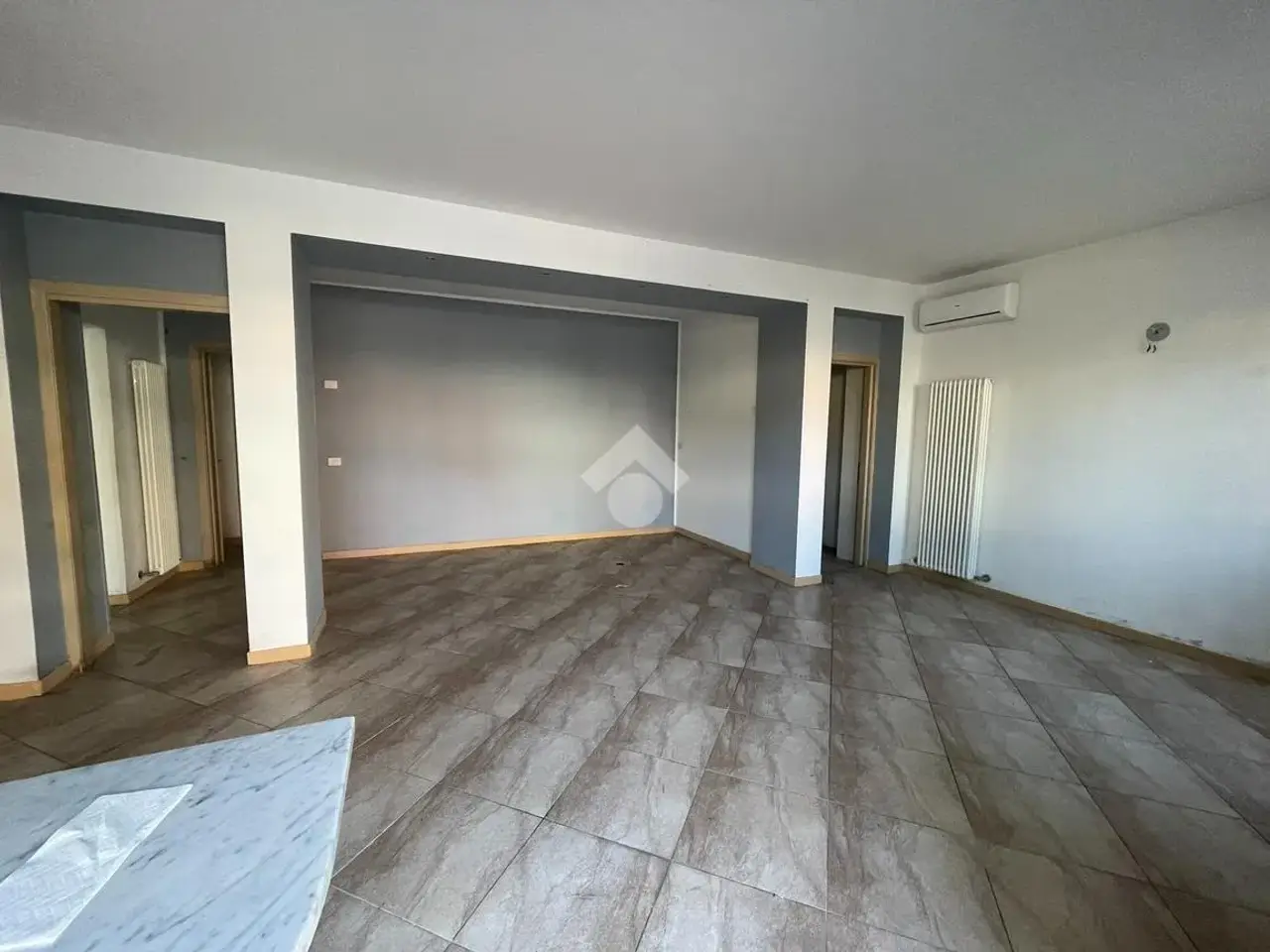 Negozio in Via Alessandro Volta 25, Carpi, {3} - Foto 2