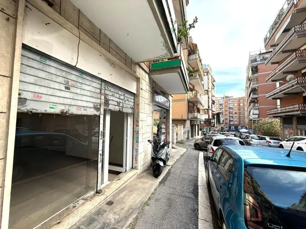 Negozio in Via Festo Avieno 38, Roma, {3} - Foto 2